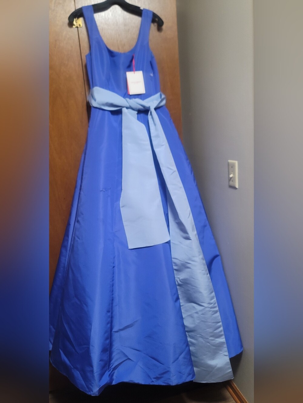 Carolina Herrera Scoop Neck Silk A Line  Blue Satin Gown with Light Blue Sash 10